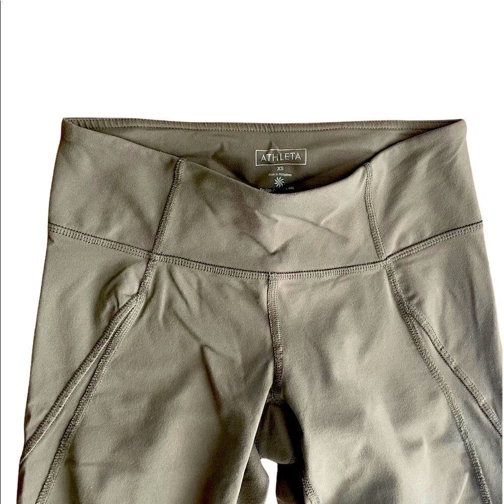 ATHLETA Capri leggings size XS